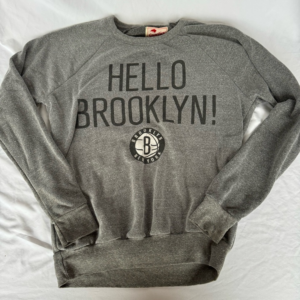 Sportiqe Hello Brooklyn Crewneck Sweatshirt M Gray Brooklyn Nets NBA Graphic